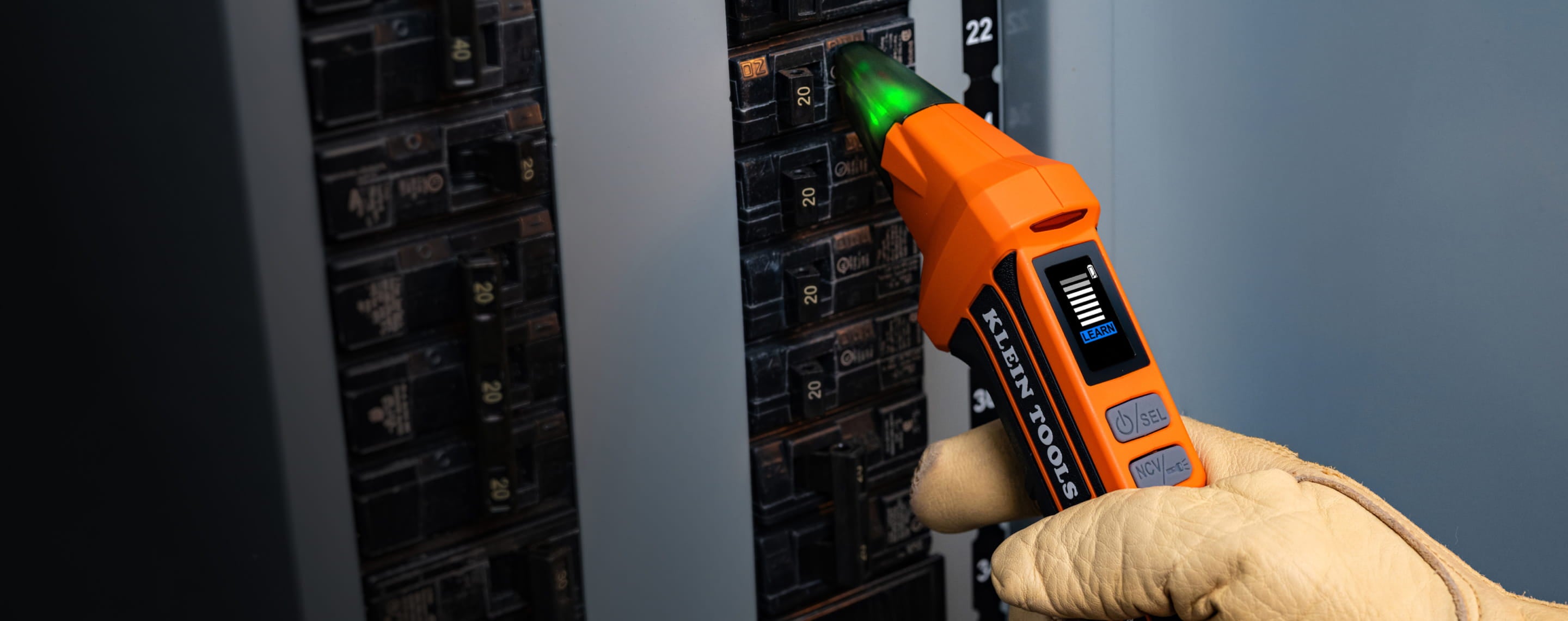Klein Tools ET350 digitálny vyhľadávač ističov a tester